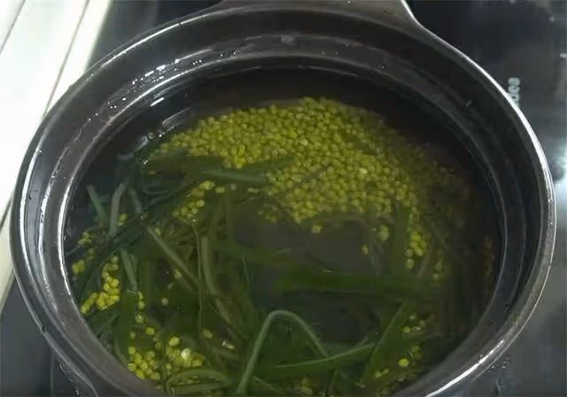 綠豆湯里只有綠豆?教你個新吃法,口感鮮、營養全,還不用提前泡
