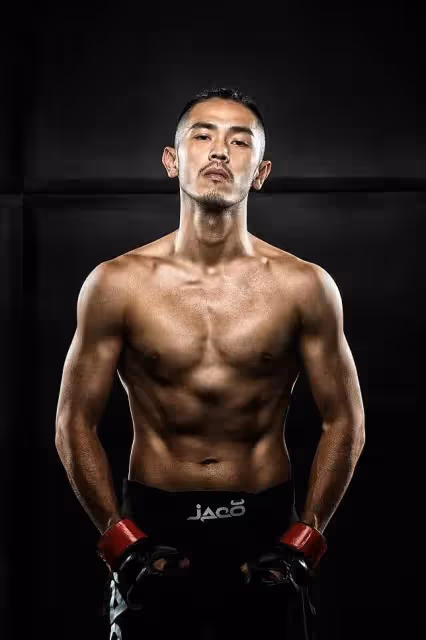 39歲香港男星新劇演出獲贊，自爆小時候是肥仔，曾因數月沒工作患情緒病