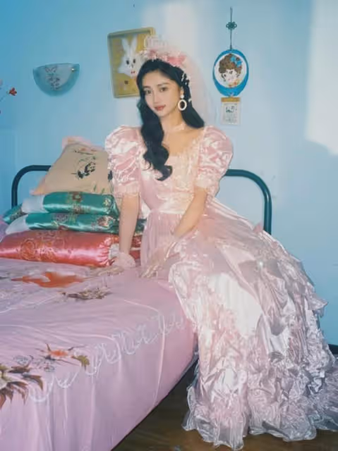 小巷人家:周潔瓊替吳姍姍道歉,曬80年代婚紗照美翻!演技驚艷