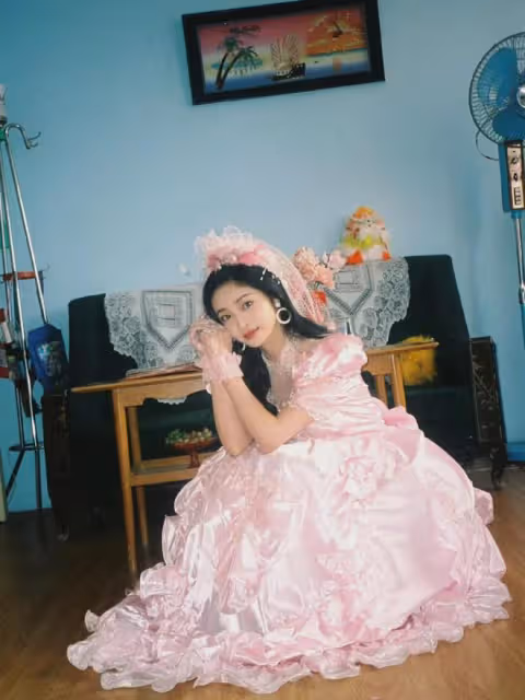 小巷人家:周潔瓊替吳姍姍道歉,曬80年代婚紗照美翻!演技驚艷