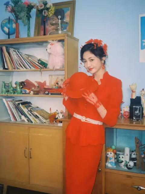 小巷人家:周潔瓊替吳姍姍道歉,曬80年代婚紗照美翻!演技驚艷