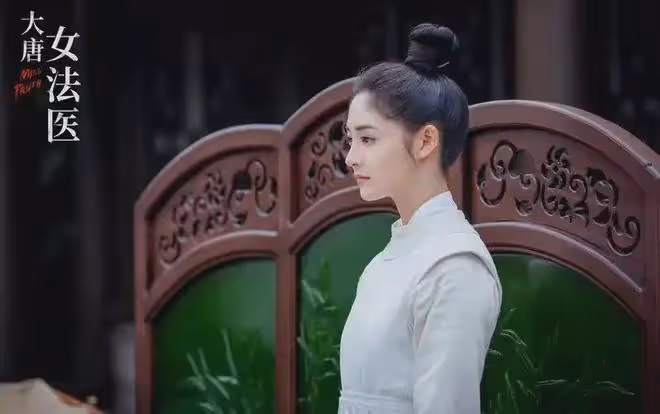 小巷人家:周潔瓊替吳姍姍道歉,曬80年代婚紗照美翻!演技驚艷