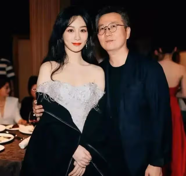 曝楊紫睡CEO後續:已取證,牽連多位女星,男方身份被扒合照多