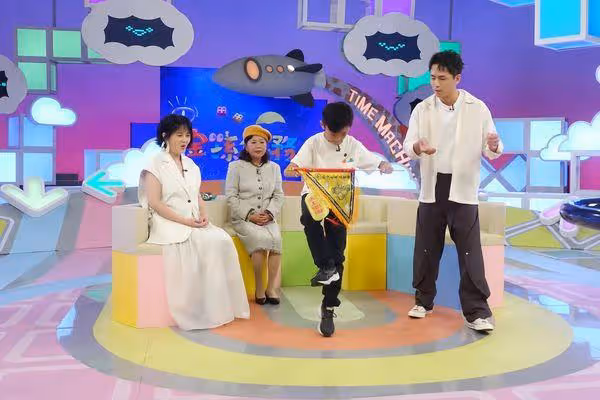 苗可麗淚灑攝影棚! 張瑞夫暖當長輩小太陽「認會先報八字」