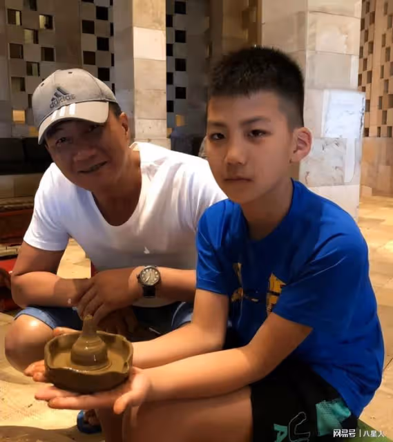 小小年紀集齊霸總元素!胡軍兒子康康15歲身高185,長大後氣質更A了
