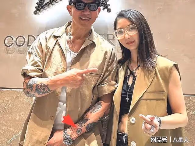 廉價示愛!具俊曄又為愛刺青,「熙媛」留手臂,情話刺脖,大S也瘋狂