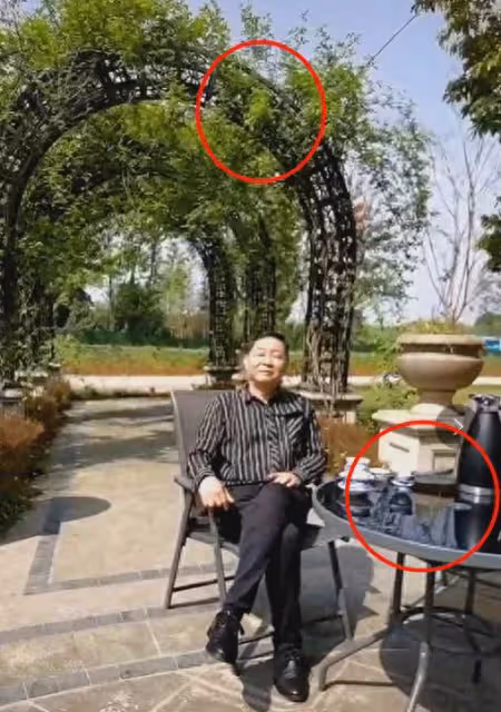 「三德子」養雞身價上億,卻在鄉下庭院喝茶,娶小15歲模特嬌妻