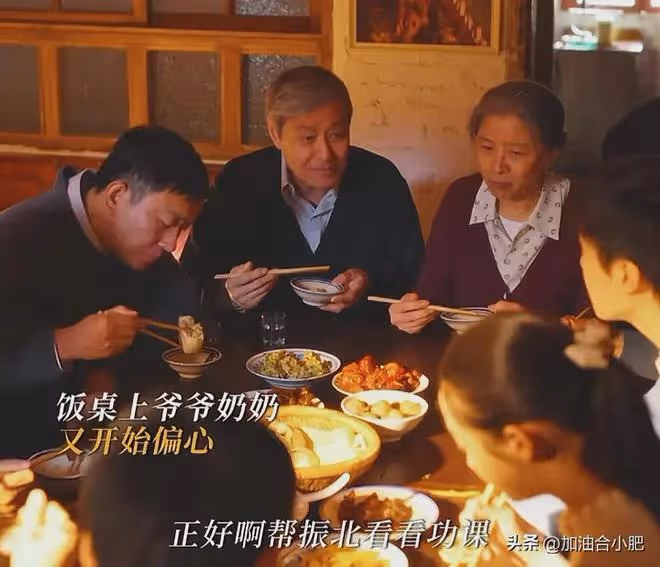 《小巷人家》看懂黃玲那句「我靠不上你」,才知莊超英多讓人心疼