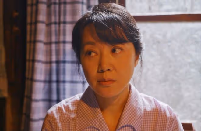 《小巷人家》直到阿爹阿婆去世,黃玲才明白,莊超英並非親生兒子