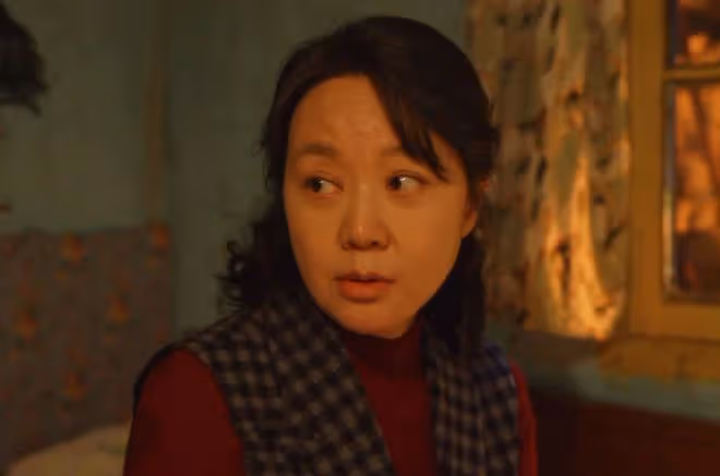 《小巷人家》直到阿爹阿婆去世,黃玲才明白,莊超英並非親生兒子