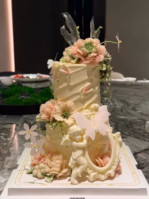 張馨月慶祝結婚5周年,獲林峯高調示愛,夫妻不懼爭議越來越愛