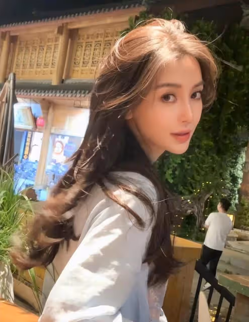 「落毛的鳳凰不如雞」,baby現今的尷尬,真的全怪黃曉明嗎?