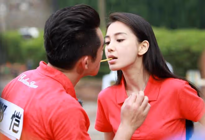 「落毛的鳳凰不如雞」,baby現今的尷尬,真的全怪黃曉明嗎?