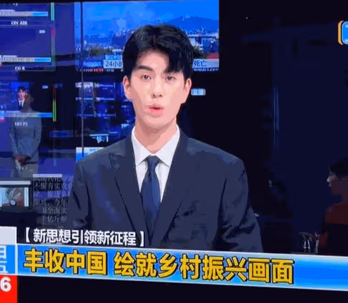 00後男主播爆紅!顏值超高引熱議,不輸年輕版康輝還撞臉男明星