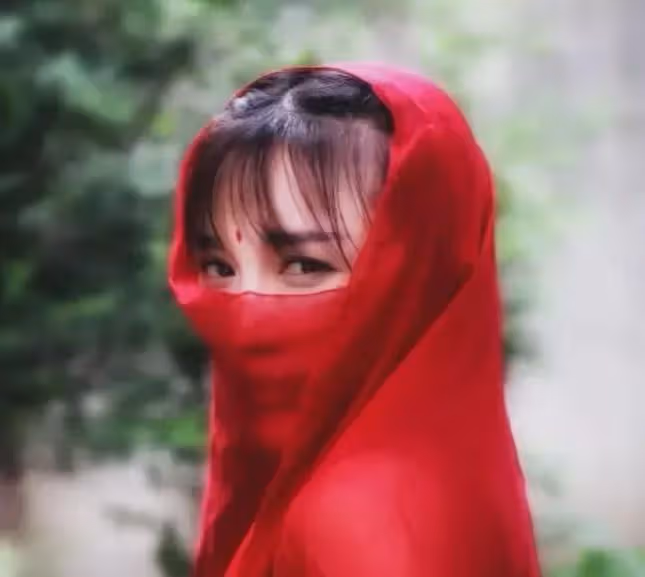 消失四年,李子柒歸來仍是大神,網友熱淚盈眶:我們等得太久了…