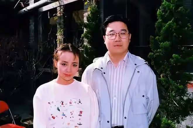 同樣是英達的兒子,宋丹丹和梁歡兒子對比,差距太大了