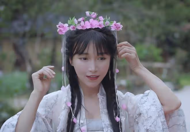 李子柒回歸掀熱潮,傳統文化魅力再燃,頂流地位依舊穩固