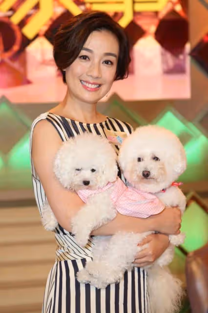 TVB視後曬近況!年過半百玩交友軟體,曝40歲精壯男主動送上門