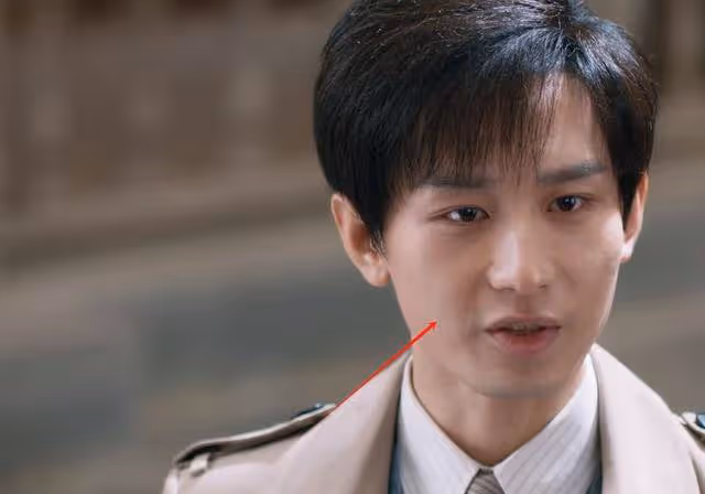 不說台詞嘴閉緊,說詞嘴僵,王勁松難救34歲成毅尷尬演技