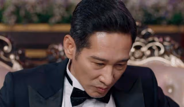 不說台詞嘴閉緊,說詞嘴僵,王勁松難救34歲成毅尷尬演技