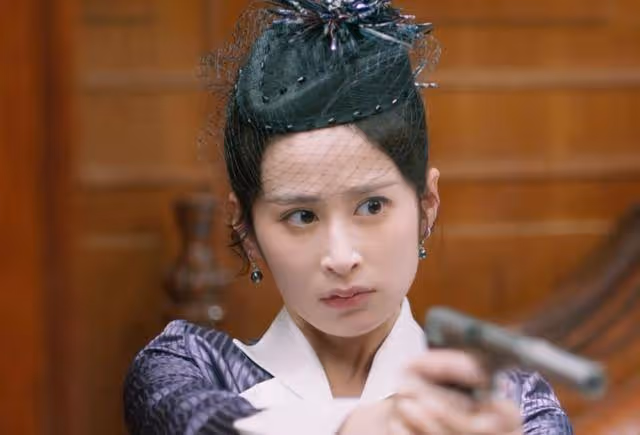 不說台詞嘴閉緊,說詞嘴僵,王勁松難救34歲成毅尷尬演技