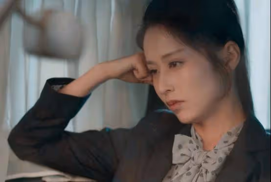 不說台詞嘴閉緊,說詞嘴僵,王勁松難救34歲成毅尷尬演技