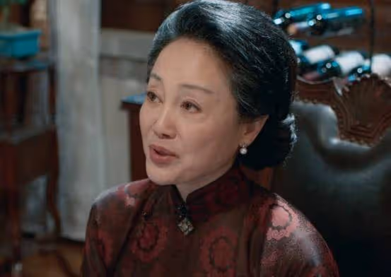不說台詞嘴閉緊,說詞嘴僵,王勁松難救34歲成毅尷尬演技
