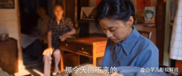 《小巷人家》三個被犧牲的女孩,為何只有李佳擺脫了家庭?她清醒了