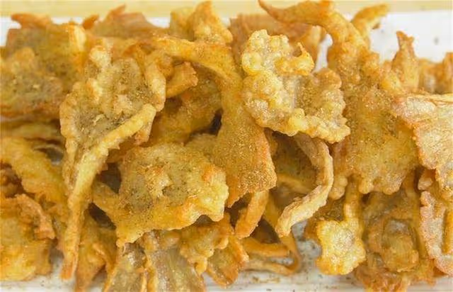 椒鹽蘑菇要不要焯水,很多人都錯了,難怪不酥脆,外脆里嫩有訣竅