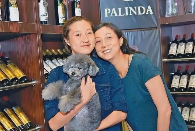 吳卓林:被成龍「拋棄」的女兒,如今徹底走上「瘋狂」的報復之路