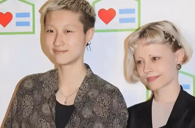 吳卓林:被成龍「拋棄」的女兒,如今徹底走上「瘋狂」的報復之路
