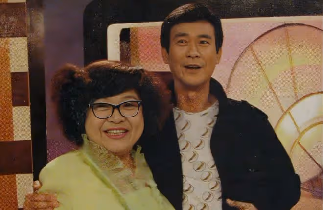 拋妻棄子,原配遺憾離世,成名後甩原配的3位男星,一個比一個絕