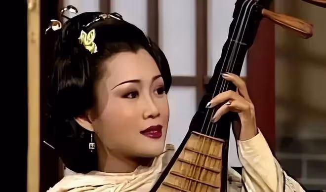 一眼萬年的美人,關之琳面若桃花,陳紅傾國傾城,榜首是盛世美顏