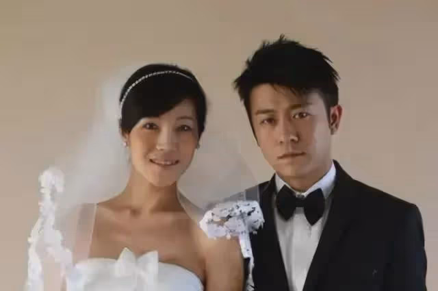親媽、乾媽兩導演力捧20年無果,娶妻改名後他竟火遍半邊天!
