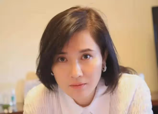 演員潘雨辰:與侯勇離婚後,和女兒相依為命,46歲不願碰觸婚姻