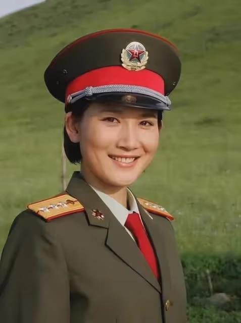 演員潘雨辰:與侯勇離婚後,和女兒相依為命,46歲不願碰觸婚姻