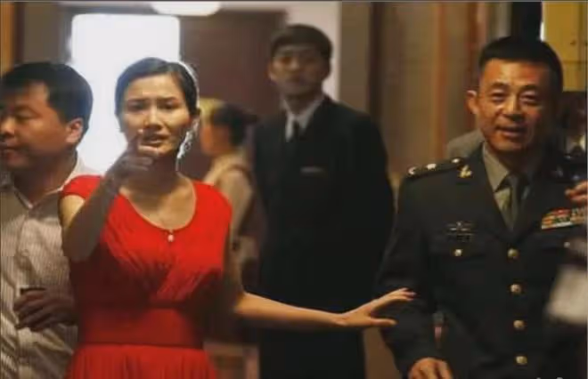 演員潘雨辰:與侯勇離婚後,和女兒相依為命,46歲不願碰觸婚姻