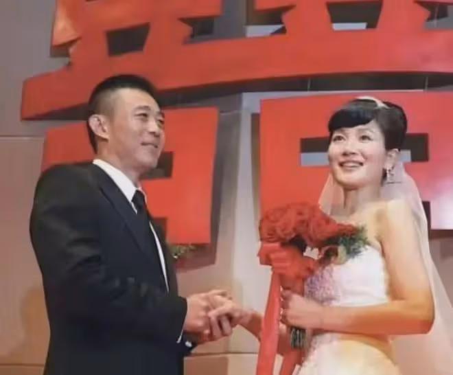 演員潘雨辰:與侯勇離婚後,和女兒相依為命,46歲不願碰觸婚姻