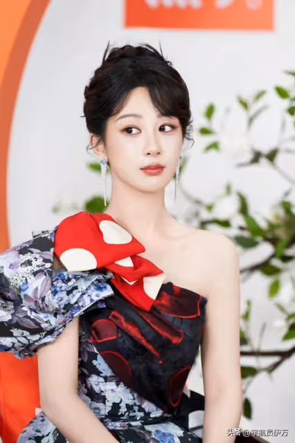 看了這5位明星「換臉史」,不得不信,紅氣養人才是最邪整容術!