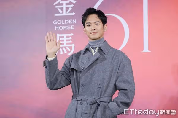 這是男團還是囚犯?「星空黑潮」五帥集合 製作人自豪:選帥的!