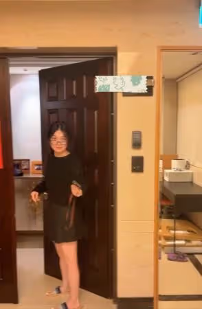 還記得蜜雪薇琪?她「46歲素顏」罕曝光 蕭亞軒快遞蛋糕驚喜慶生
