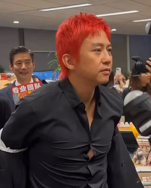 一部電影,娛樂圈的「人走茶涼」,在鄧超身上體現得淋漓盡致