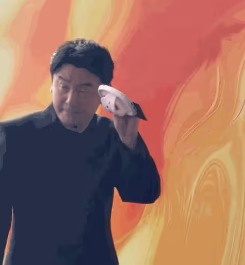 金雞獎表彰，雷佳音腫了，王一博變帥了，范丞丞能不能注意下儀態