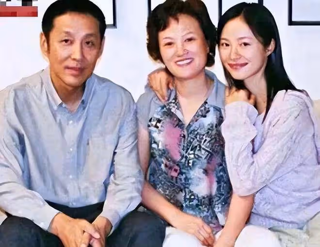 娛樂圈頂流家庭:丈夫是老戲骨,妻子是主持人,女兒成副教授!