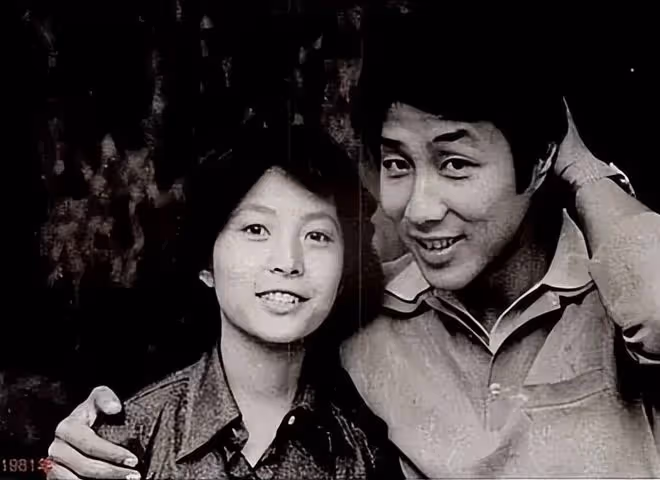 娛樂圈頂流家庭:丈夫是老戲骨,妻子是主持人,女兒成副教授!