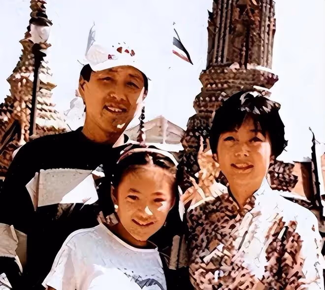 娛樂圈頂流家庭:丈夫是老戲骨,妻子是主持人,女兒成副教授!