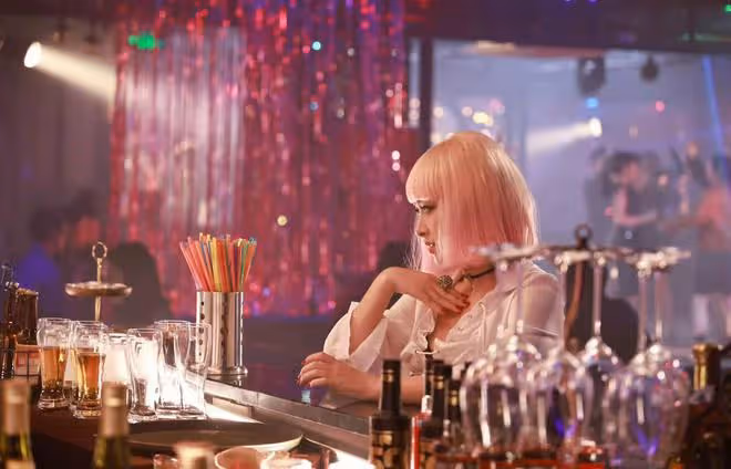 廖凡《宿敵》黃蕭角色設定自我矛盾!朱珠飾演酒吧女似乎不太合適