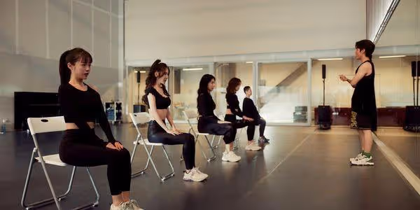 楊謹華認:我跟周凡有一樣的際遇 《影后》性感舞「反覆跪30次」雙膝瘀青