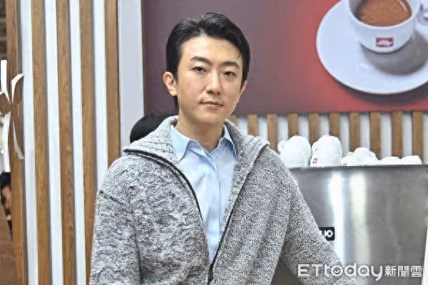 懷秋演活《大橋頭》蠍子哥:小朋友不認識大嘴巴⋯ 自爆膝蓋退化恐開刀