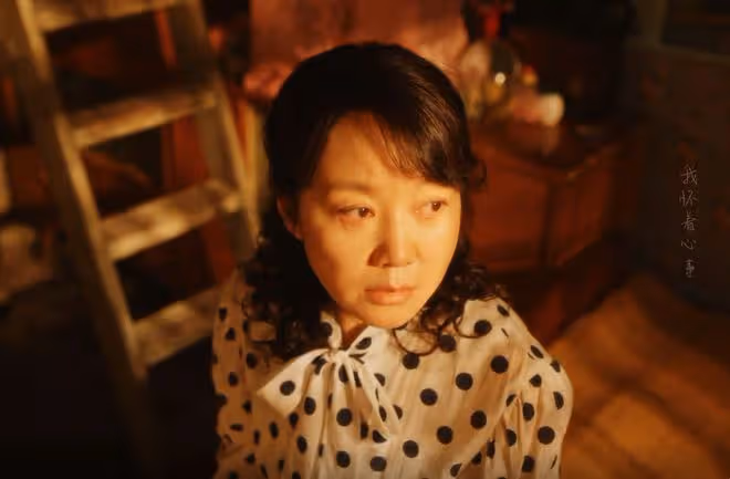 《小巷人家》結局:黃玲至死不悔,不和莊超英離婚,是最狠的報復